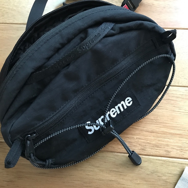 Supreme(シュプリーム)のSupreme WaistBag 20aw 訳あり メンズのバッグ(ショルダーバッグ)の商品写真