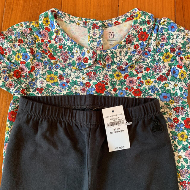 babyGAP(ベビーギャップ)の新品☆babygap☆ピーターパン襟半袖ロンパース＆レギンスセット☆80㎝ キッズ/ベビー/マタニティのベビー服(~85cm)(ロンパース)の商品写真