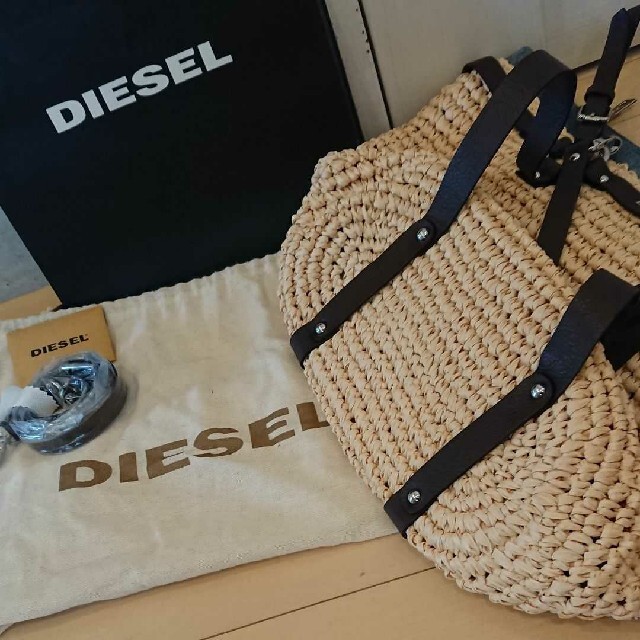 DIESEL(ディーゼル)の新品未使用DIESEL☆リゾートトート♪ レディースのバッグ(トートバッグ)の商品写真