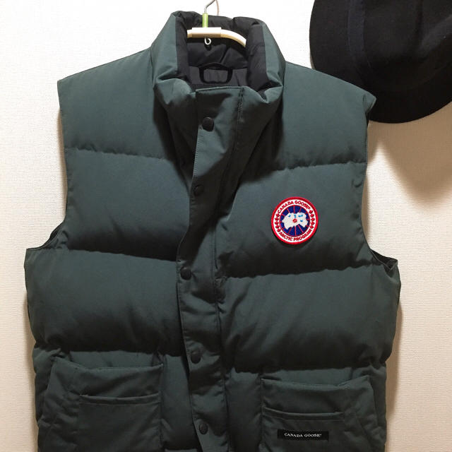 CANADA GOOSE(カナダグース)の値下げカナダグース ベスト レディースのジャケット/アウター(ダウンベスト)の商品写真