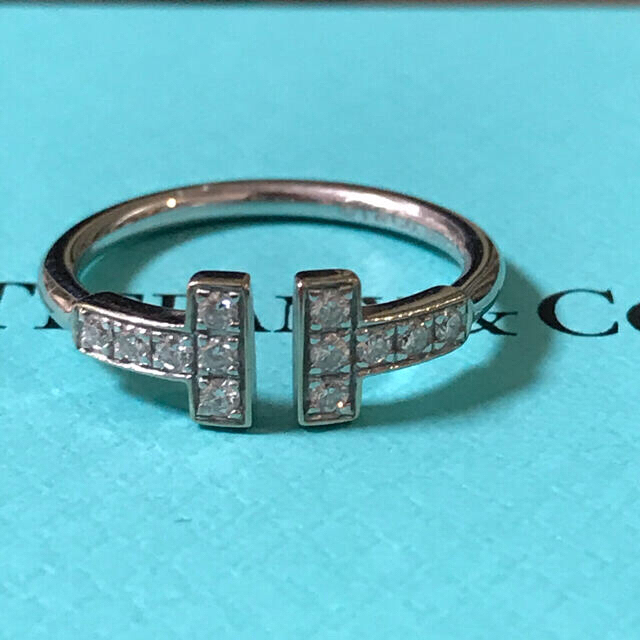 Tiffany & Co.(ティファニー)の最安値‼️TIFFANY&CO ティファニー Tワイヤーダイヤリング WG 正規 レディースのアクセサリー(リング(指輪))の商品写真