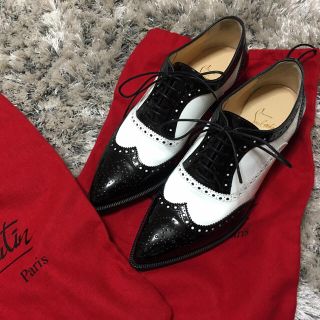 ルブタン(Christian Louboutin) 白 ローファー/革靴(レディース)の通販