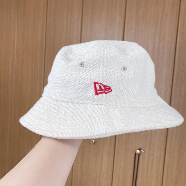 NEW ERA(ニューエラー)の未使用　美品　ニューエラー　バケットハット　ホワイト　パイル メンズの帽子(ハット)の商品写真