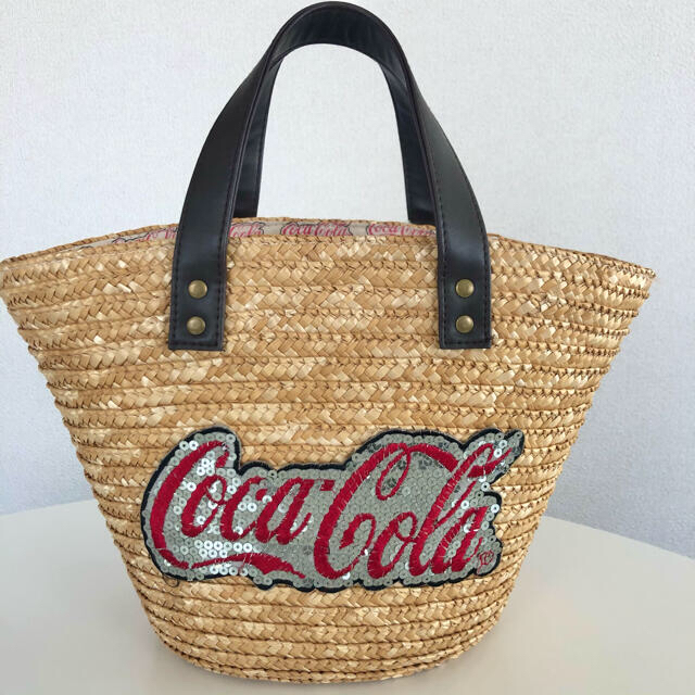 コカ・コーラ(コカコーラ)のコカコーラ店舗限定品💓コカコーラ柄🌞カゴバッグ👒 レディースのバッグ(トートバッグ)の商品写真