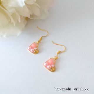 ピンクハートのビジューピアス(イヤリング)(ピアス)