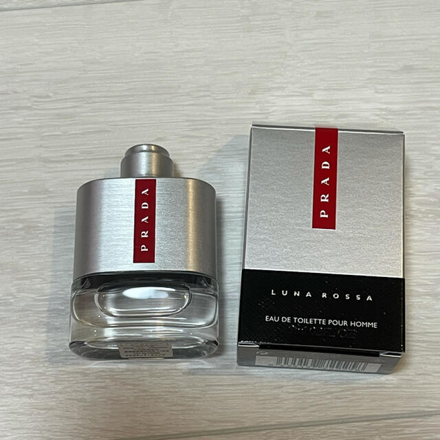 PRADA(プラダ)の【週末限定値引き】PRADA  luna rossa  9ml   プラダ　香水 コスメ/美容の香水(香水(男性用))の商品写真