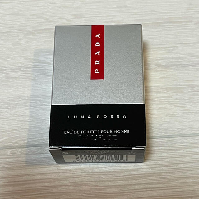 PRADA(プラダ)の【週末限定値引き】PRADA  luna rossa  9ml   プラダ　香水 コスメ/美容の香水(香水(男性用))の商品写真