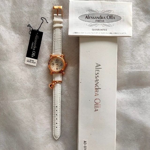 ALESSANdRA OLLA(アレッサンドラオーラ)のアレッサンドラオーラ 腕時計 レディース シェル文字盤　白　未使用 レディースのファッション小物(腕時計)の商品写真
