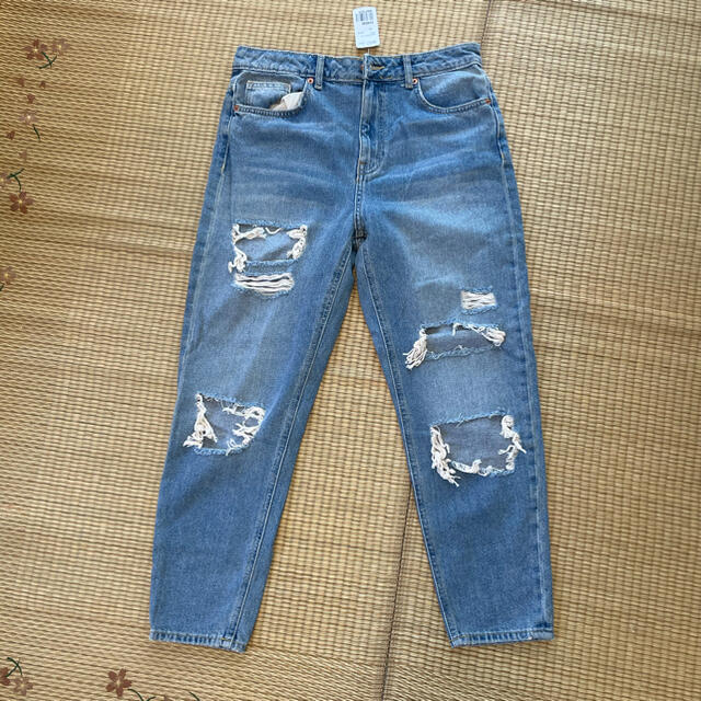 FOREVER 21(フォーエバートゥエンティーワン)の⭐︎新品未使用⭐︎ミディアムウェスト　EASY FIT ダメージデニム レディースのパンツ(デニム/ジーンズ)の商品写真