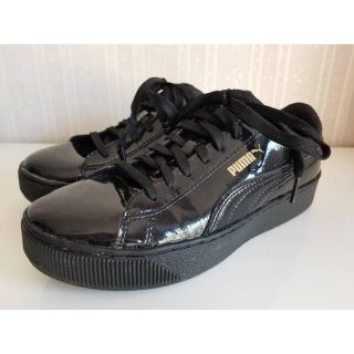 プーマ(PUMA)の[最終値下げ] PUMA エナメルスニーカー 23.5cm(スニーカー)