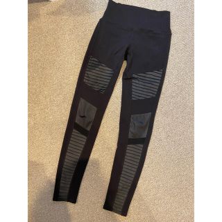 ルルレモン(lululemon)のAlo yoga moto legging Black (レギンス/スパッツ)