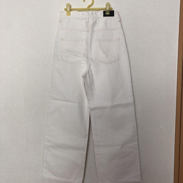 JOHNBULL(ジョンブル)のジョンブル　オーセンティックワイドジーンズ　ホワイト　Mサイズ　白　ZP004 レディースのパンツ(デニム/ジーンズ)の商品写真
