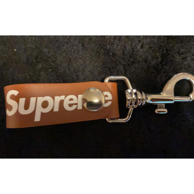 Supreme(シュプリーム)の最安値　即日発送 Supreme Leather Key Loop Brown メンズのファッション小物(キーホルダー)の商品写真