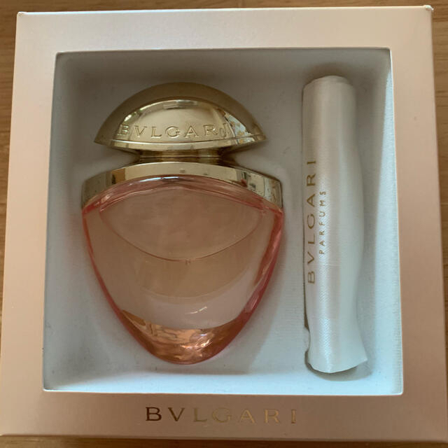 BVLGARI(ブルガリ)のブルガリ　オードトワレ　ローズエッセンシャル コスメ/美容の香水(香水(女性用))の商品写真