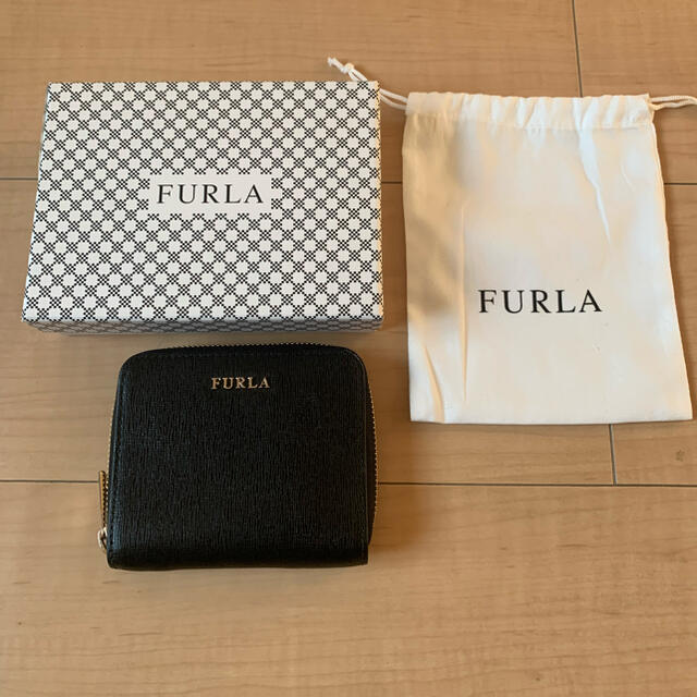 フルラ 二つ折り財布 黒 NLAuTCwrII