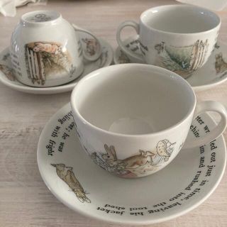 ウェッジウッド(WEDGWOOD)のWEDGEWOOD💖ピーターラビットマグカップ・ソーサー3客！最終値下げ！！(食器)
