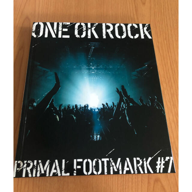 ONE OK ROCK(ワンオクロック)のおまけ付き　PRIMAL FOOTMARK #7  ONE OK ROCK   エンタメ/ホビーのタレントグッズ(ミュージシャン)の商品写真