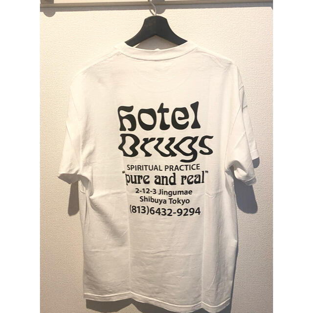 野村訓市着HOTEL DRUGS SPIRITUAL PRAC”TEE メンズのトップス(Tシャツ/カットソー(半袖/袖なし))の商品写真