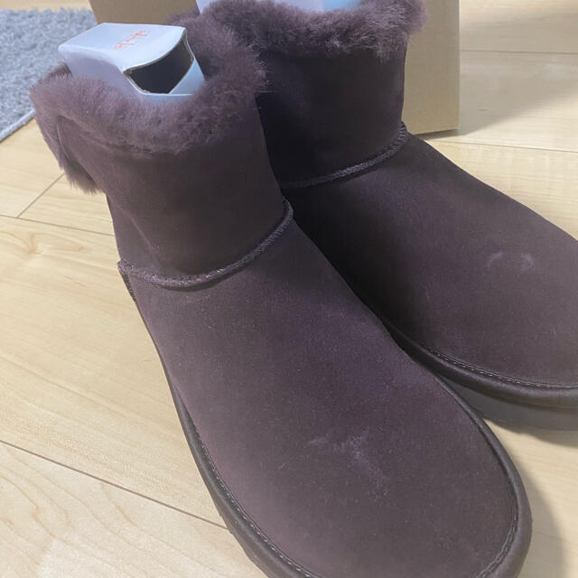 UGG(アグ)のUGG アグ クラシック　ミニ　ムートンブーツ レディースの靴/シューズ(ブーツ)の商品写真