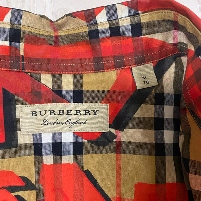BURBERRY 長袖シャツの通販 by Nissy's shop｜バーバリーならラクマ - BURBERRY グラフィティプリントノヴァチェック 最安値格安