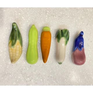 お野菜　箸置き　5個セット　新品　未使用　和　カトラリー　茄子　胡瓜　人参　白菜(カトラリー/箸)