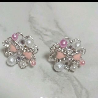 ハンドメイド ピンクリボンビジューピアス♥️(ピアス)