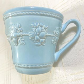 ウェッジウッド(WEDGWOOD)のウェッジウッド　マグカップ　フェスティビティ　ブルー　難あり(食器)