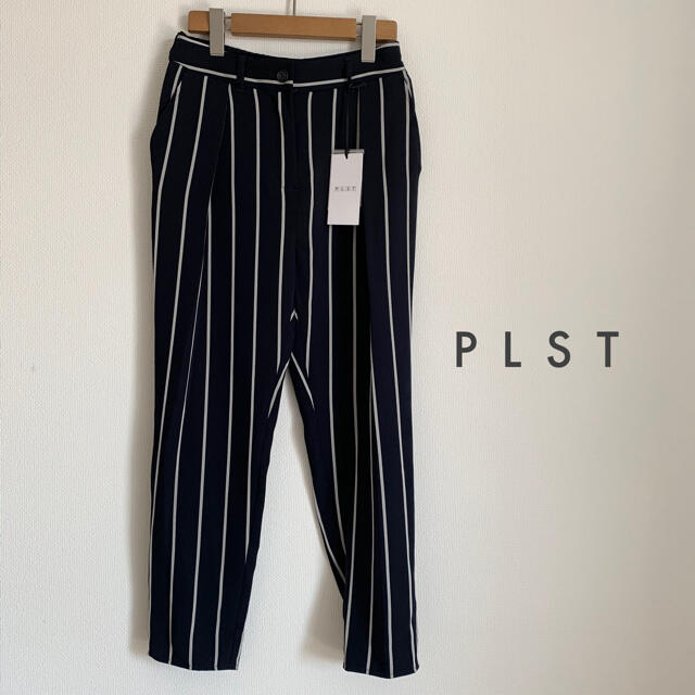 PLST(プラステ)の【新品】PLST ワイドストライプテーパードタックパンツ レディースのパンツ(カジュアルパンツ)の商品写真