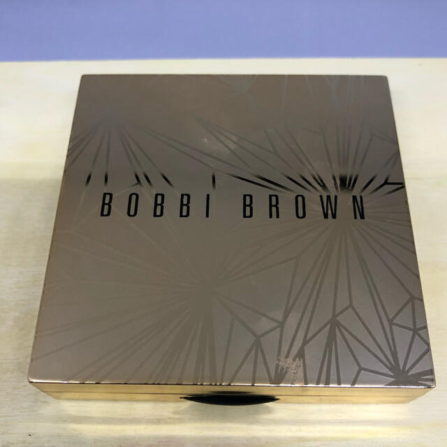 BOBBI BROWN(ボビイブラウン)のみのん様専用🌺新品❣️ボビィブラウン　リュクス　イルミネイティング　パウダー コスメ/美容のベースメイク/化粧品(フェイスパウダー)の商品写真