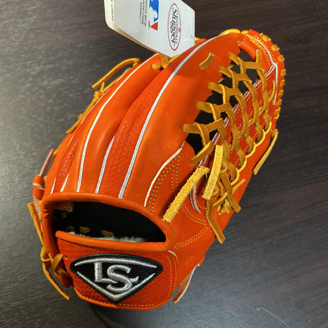 グローブ 硬式用 ルイスビルスラッガー 外野手用 新品未使用 タグ付き