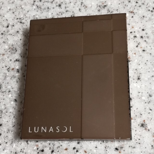 LUNASOL(ルナソル)のLUNASOL　スリーディメンショナルアイズ　02 コスメ/美容のベースメイク/化粧品(アイシャドウ)の商品写真