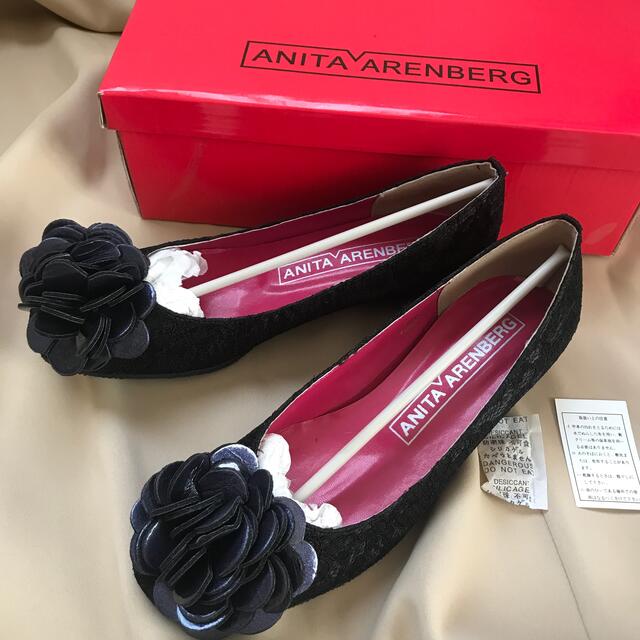 ANITA ARENBERG(アニタアレンバーグ)の【新品】ANITA ARENBERG フラワーモチーフ パンプス 24 レディースの靴/シューズ(ハイヒール/パンプス)の商品写真