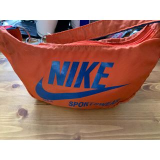 ナイキ(NIKE)のNIKE ポーチ　ミニバック(ポーチ)