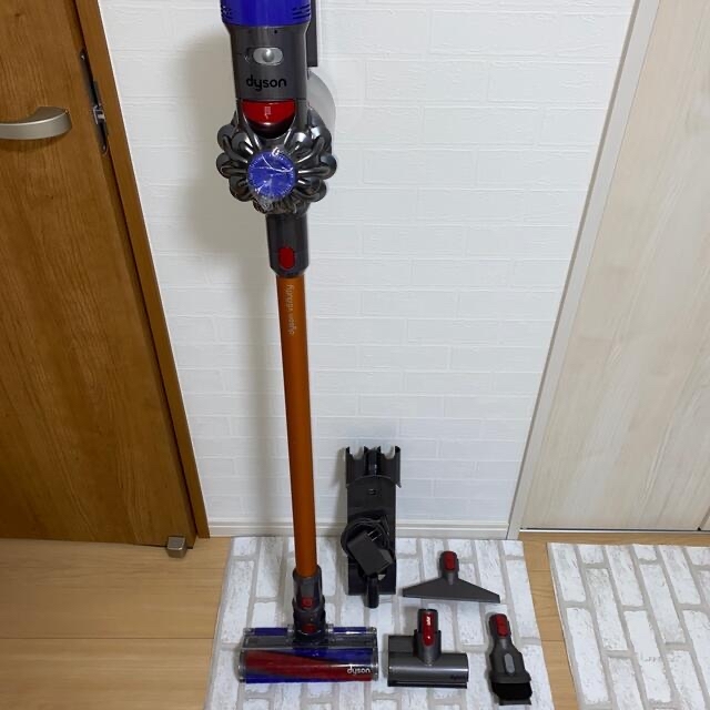 Dyson(ダイソン)の新品バッテリー搭載Dyson V8セット スマホ/家電/カメラの生活家電(掃除機)の商品写真