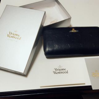 ヴィヴィアンウエストウッド(Vivienne Westwood)の限定モデル✨Vivienneファスナー❤️(長財布)