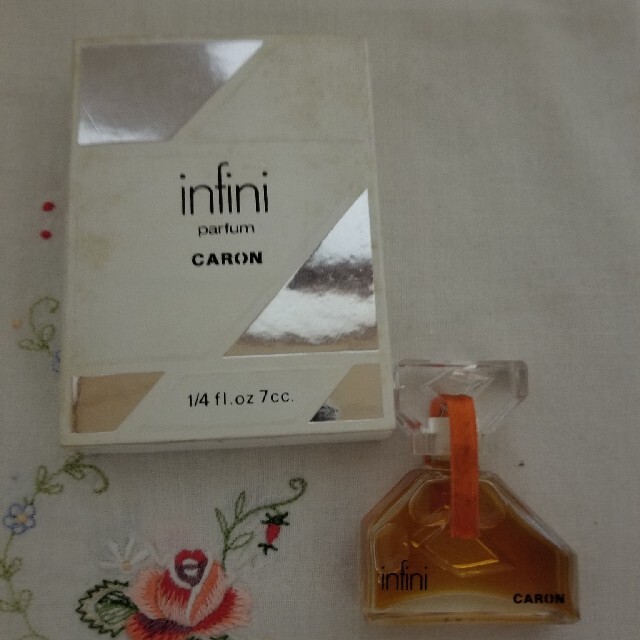 CARON(キャロン)の香水 『infini』CARON未使用 コスメ/美容の香水(香水(女性用))の商品写真