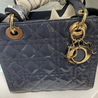 LADY DIOR ミディアム カナージュ エナメル ハンドバッグ