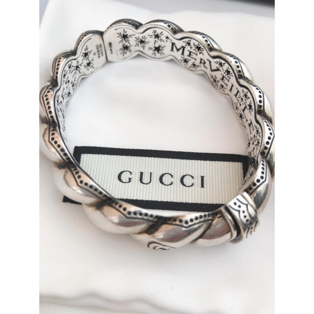 Gucci(グッチ)の新品未使用　定価約13万円　現在正規店での取扱なし　GUCCIバングル メンズのアクセサリー(バングル/リストバンド)の商品写真