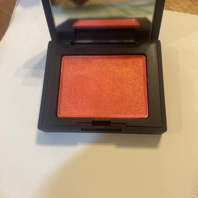 NARS(ナーズ)のNARS ブラッシュミニ 4105(非売品) コスメ/美容のベースメイク/化粧品(チーク)の商品写真