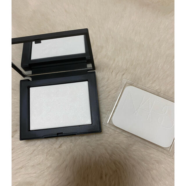 NARS(ナーズ)のNARSフェイスパウダー コスメ/美容のベースメイク/化粧品(フェイスパウダー)の商品写真