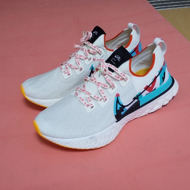 NIKE(ナイキ)のNIKEリアクトインフィニティ29cm中古品 スポーツ/アウトドアのランニング(シューズ)の商品写真