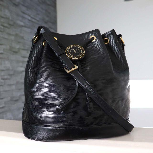 valentino garavani - ヴァレンティノ ガラヴァーニ ロゴ金具 レザー 巾着 ショルダー バッグ