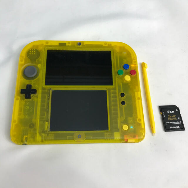 ニンテンドー2DS(ニンテンドー2DS)のニンテンドー2DS 本体 限定ピカチュウ盤 【メーカー生産終了】イエロー エンタメ/ホビーのゲームソフト/ゲーム機本体(携帯用ゲーム機本体)の商品写真