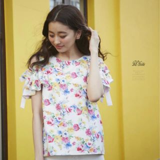 トッコ(tocco)のtocco closet 花柄チョイ肩見せお袖リボンお目立ち令嬢ブラウス　ピンク(シャツ/ブラウス(半袖/袖なし))