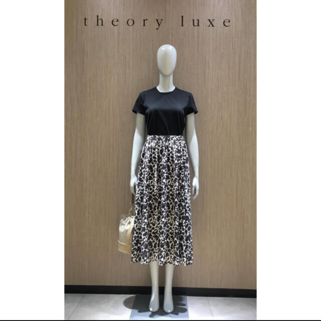 Theory luxe(セオリーリュクス)のTheory 19ss 花柄スカート レディースのスカート(ロングスカート)の商品写真
