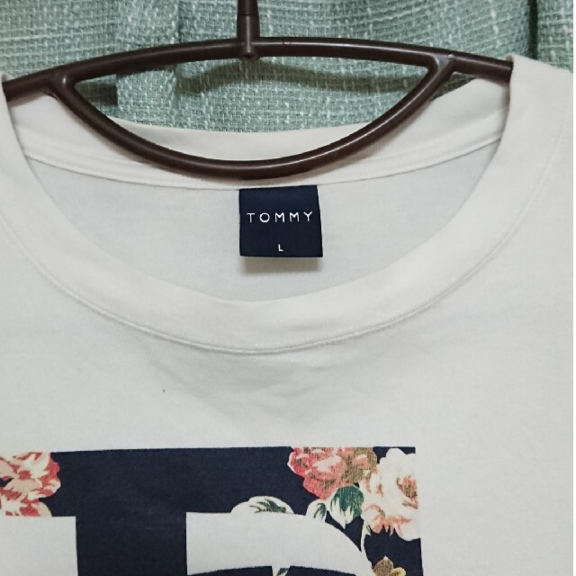 TOMMY HILFIGER(トミーヒルフィガー)のtommy Tシャツ(中古) メンズのトップス(Tシャツ/カットソー(半袖/袖なし))の商品写真