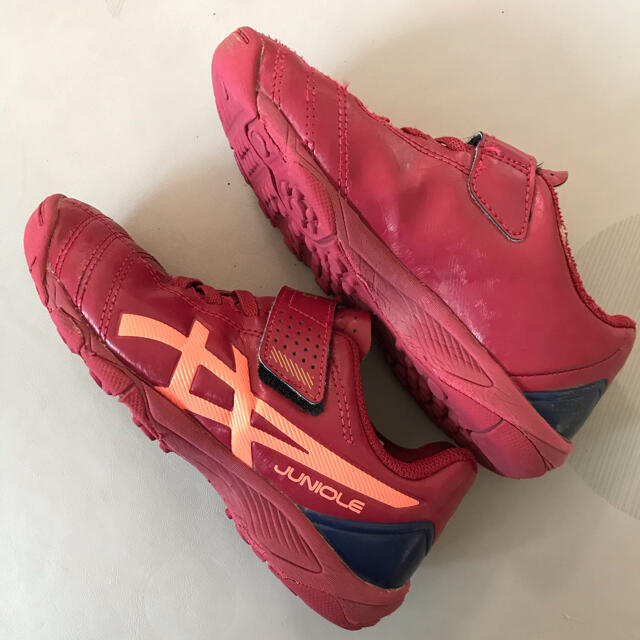 asics(アシックス)のアシックス サッカーシューズ　17cm キッズ キッズ/ベビー/マタニティのキッズ靴/シューズ(15cm~)(スニーカー)の商品写真