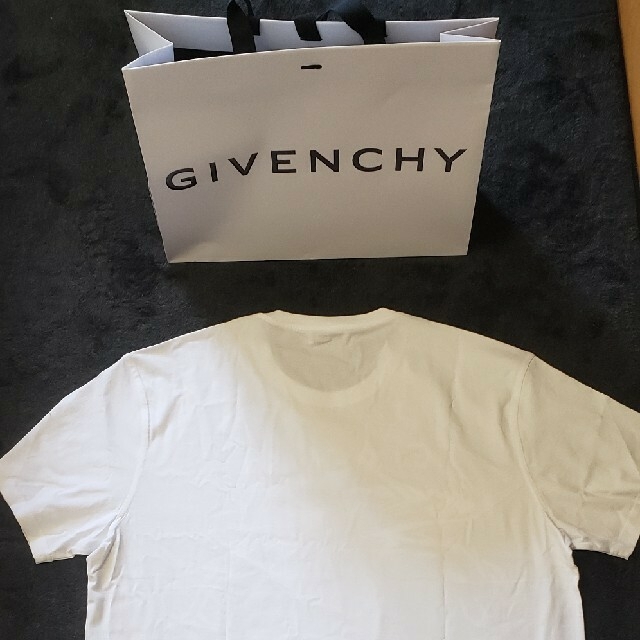 GIVENCHY　Tシャツ　アウトレット