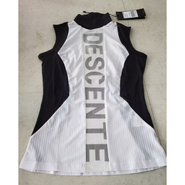 DESCENTE(デサント)のDESCENTEレディース 韓国ノースリーブ新品、正規品 スポーツ/アウトドアのゴルフ(ウエア)の商品写真