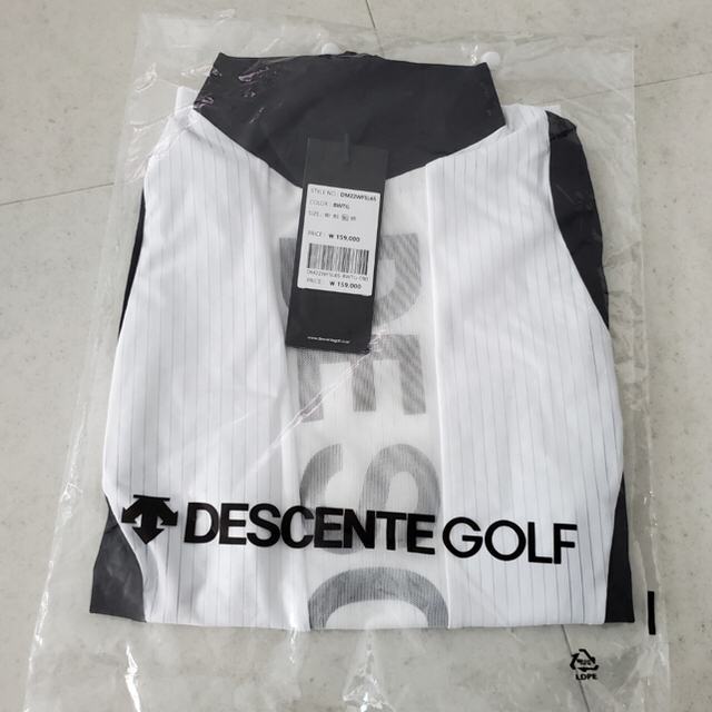 DESCENTE(デサント)のDESCENTEレディース 韓国ノースリーブ新品、正規品 スポーツ/アウトドアのゴルフ(ウエア)の商品写真